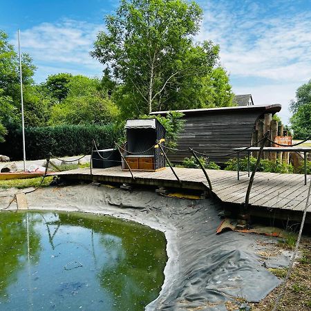Ostlicht Camper Im Waldchen Hotell Altefähr Exteriör bild