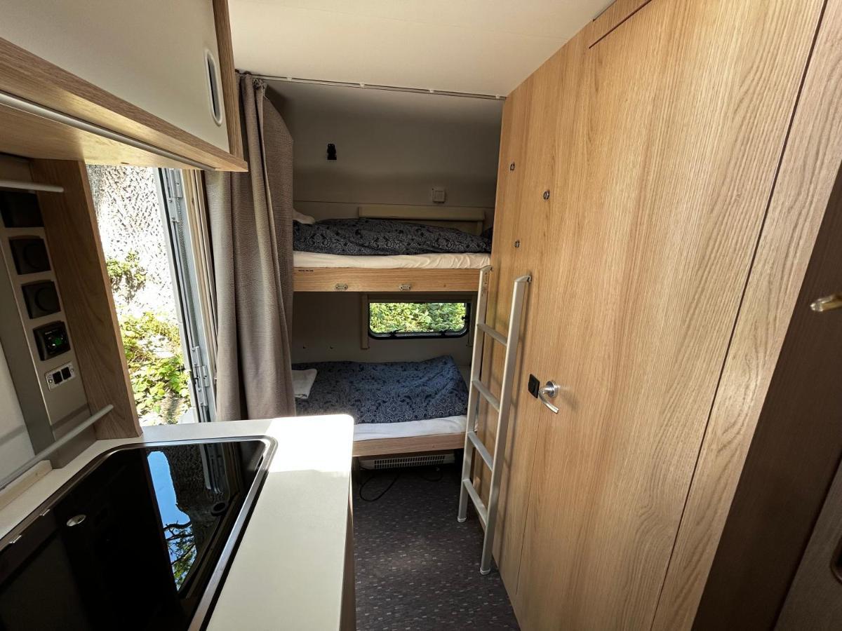 Ostlicht Camper Im Waldchen Hotell Altefähr Exteriör bild
