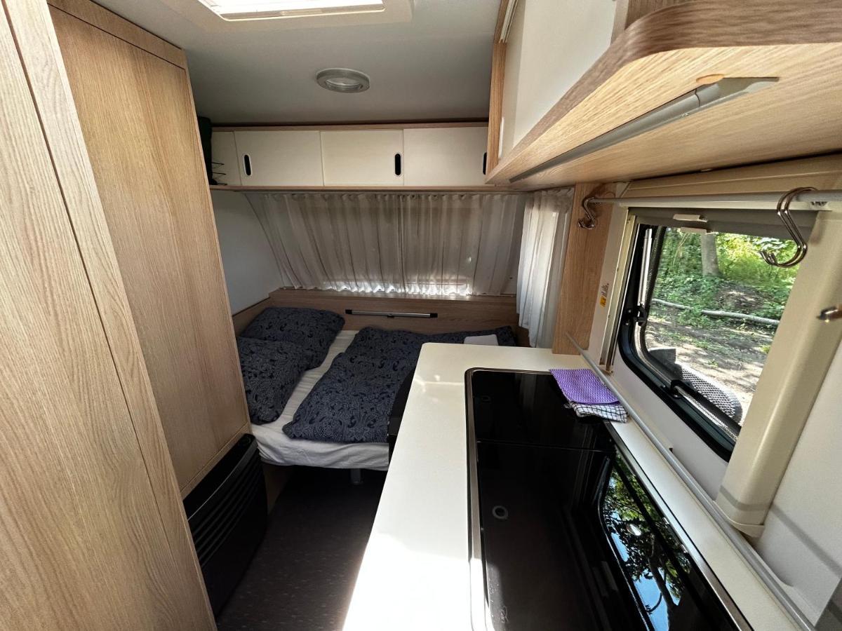 Ostlicht Camper Im Waldchen Hotell Altefähr Exteriör bild